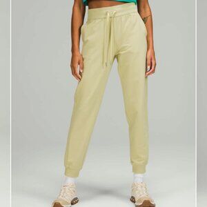 Lululemon Scuba High-Rise French Terry Jogger in Dew Green